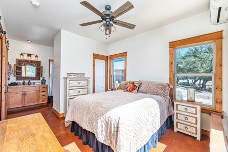 Stunning 2-Bed Home on 34.7 Acre Country Retreat Near Eldorado - image 13