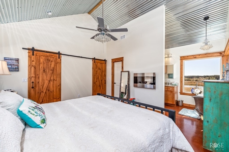 Stunning 2-Bed Home on 34.7 Acre Country Retreat Near Eldorado - image 18