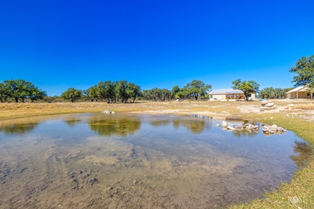 Stunning 2-Bed Home on 34.7 Acre Country Retreat Near Eldorado - image 32