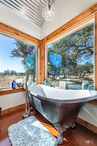 Stunning 2-Bed Home on 34.7 Acre Country Retreat Near Eldorado - image 20