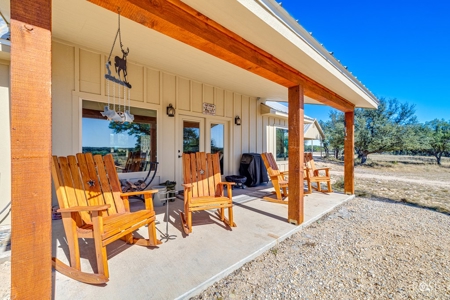 Stunning 2-Bed Home on 34.7 Acre Country Retreat Near Eldorado - image 28