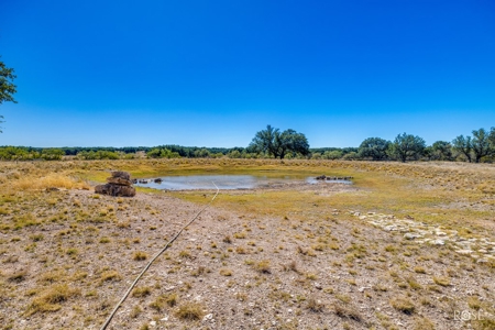 Stunning 2-Bed Home on 34.7 Acre Country Retreat Near Eldorado - image 30