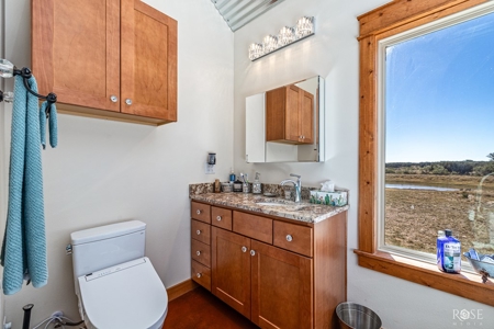 Stunning 2-Bed Home on 34.7 Acre Country Retreat Near Eldorado - image 19