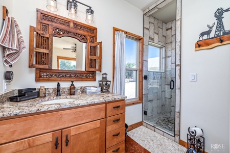 Stunning 2-Bed Home on 34.7 Acre Country Retreat Near Eldorado - image 14