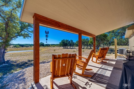 Stunning 2-Bed Home on 34.7 Acre Country Retreat Near Eldorado - image 25