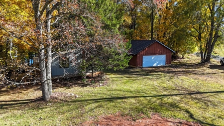 Mid-Century Lakefront Cottage in Merifield Acres – Kerr Lake, VA - image 3