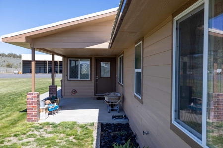 Eastern Oregon Willow Creek Estate - image 31