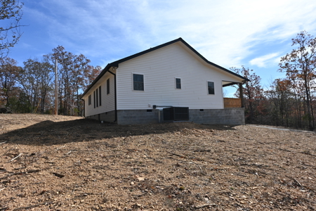 Country Home for Sale on 2.67 Acres in Linden, Tennessee - image 32