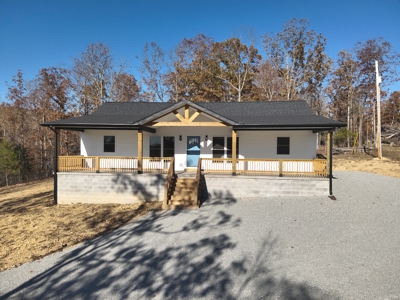 Country Home for Sale on 2.67 Acres in Linden, Tennessee - image 21