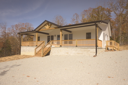 Country Home for Sale on 2.67 Acres in Linden, Tennessee - image 26