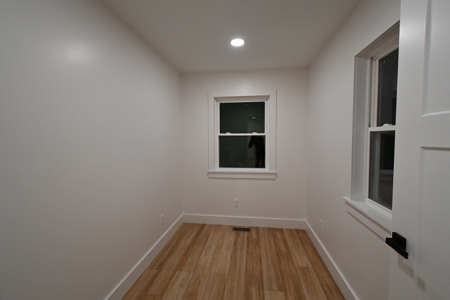 Country Home for Sale on 2.67 Acres in Linden, Tennessee - image 7