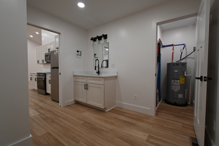 Country Home for Sale on 2.67 Acres in Linden, Tennessee - image 2