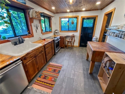 Mountain Property Home/Retreat on 18 Private Acres Newton County - image 3