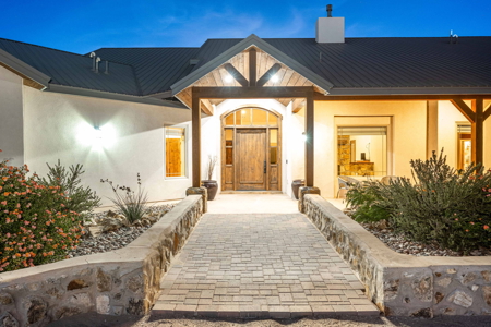 Luxury Country Living in Las Cruces, NM - image 2