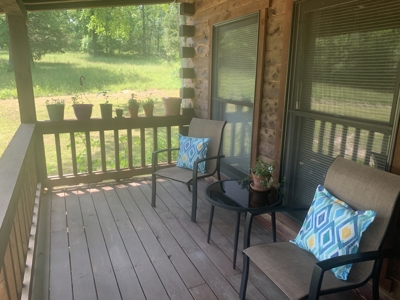 Cozy 2 Story Loft Style Cabin Above Rush - image 25