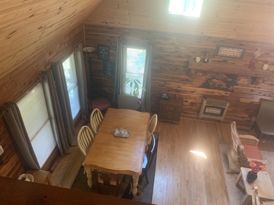 Cozy 2 Story Loft Style Cabin Above Rush - image 16