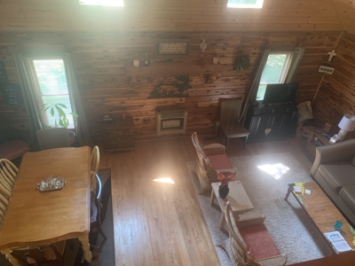 Cozy 2 Story Loft Style Cabin Above Rush - image 20