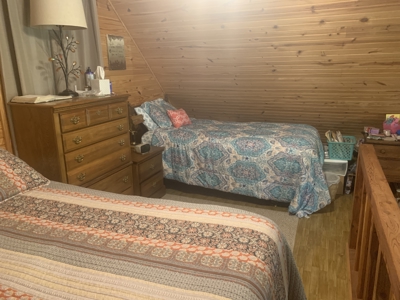 Cozy 2 Story Loft Style Cabin Above Rush - image 13