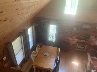 Cozy 2 Story Loft Style Cabin Above Rush - image 19