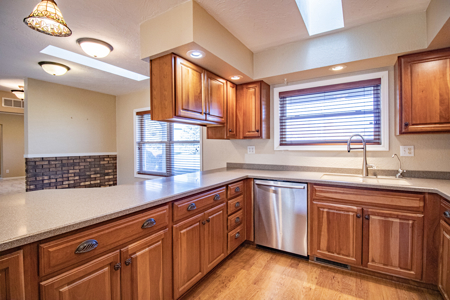 Country Home Anamosa Iowa For Sale - image 7