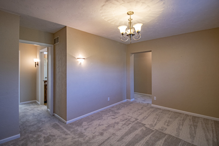 Country Home Anamosa Iowa For Sale - image 9