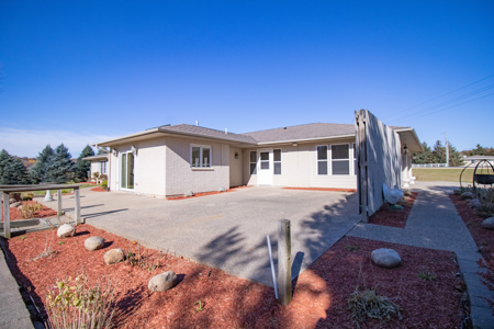 Country Home Anamosa Iowa For Sale - image 25