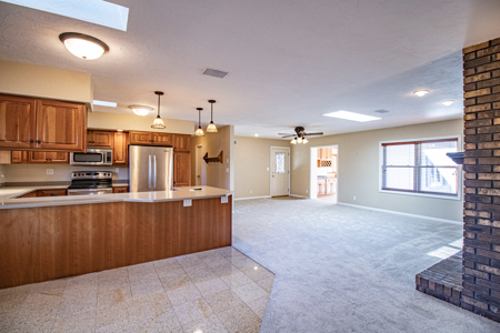 Country Home Anamosa Iowa For Sale - image 5