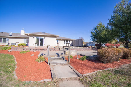 Country Home Anamosa Iowa For Sale - image 23