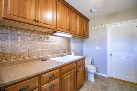 Country Home Anamosa Iowa For Sale - image 21