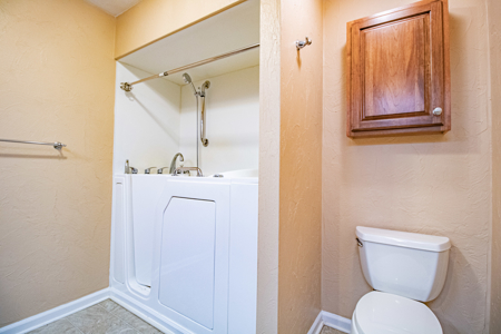 Country Home Anamosa Iowa For Sale - image 19