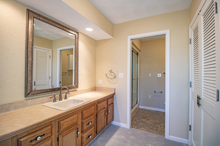 Country Home Anamosa Iowa For Sale - image 15