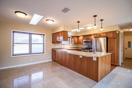 Country Home Anamosa Iowa For Sale - image 6