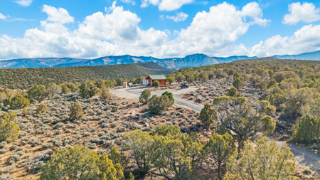 Private Land and Off-Grid Cabin in De Beque, CO - image 8
