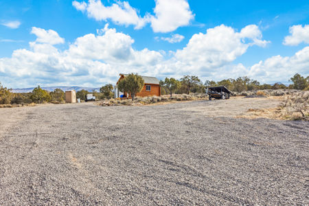 Private Land and Off-Grid Cabin in De Beque, CO - image 25