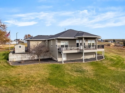 DISCOVER comfort, privacy, and remarkable views in Colfax WA - image 37