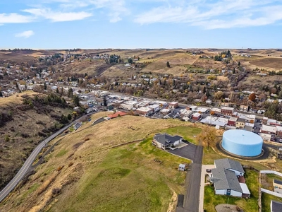 DISCOVER comfort, privacy, and remarkable views in Colfax WA - image 43