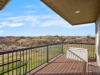 DISCOVER comfort, privacy, and remarkable views in Colfax WA - image 33