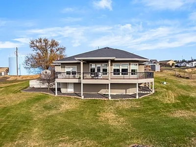 DISCOVER comfort, privacy, and remarkable views in Colfax WA - image 35