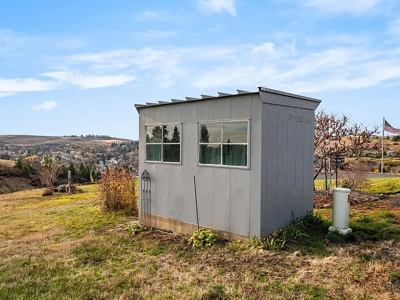 DISCOVER comfort, privacy, and remarkable views in Colfax WA - image 40