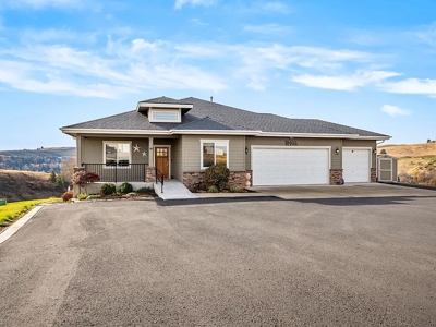 DISCOVER comfort, privacy, and remarkable views in Colfax WA - image 1