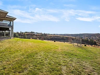 DISCOVER comfort, privacy, and remarkable views in Colfax WA - image 39