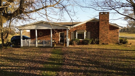 Brick Home on 1.42+/- Acres in Hestand, KY - image 4