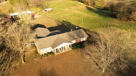 Brick Home on 1.42+/- Acres in Hestand, KY - image 2