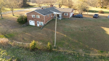 Brick Home on 1.42+/- Acres in Hestand, KY - image 10