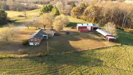 Brick Home on 1.42+/- Acres in Hestand, KY - image 11