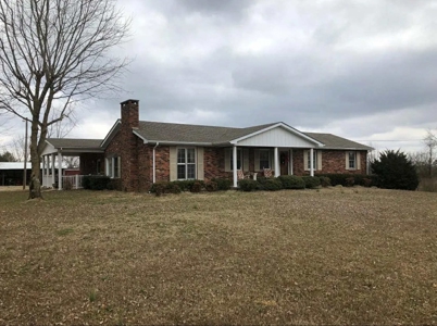 Brick Home on 1.42+/- Acres in Hestand, KY - image 12