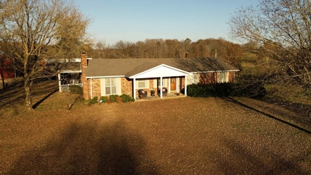 Brick Home on 1.42+/- Acres in Hestand, KY - image 1