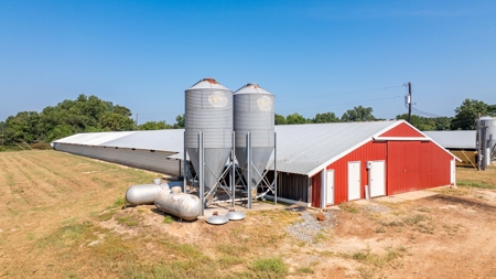 Turn Key 6 House Broiler Farm in Linden, Texas - image 9