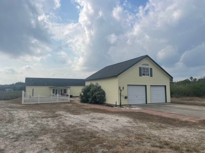 Lakeside Home for Sale at Lake Corpus Christi, TX - image 5