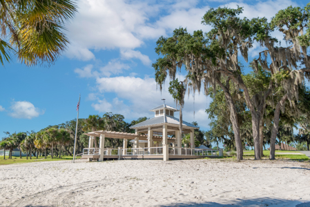 Dream Home For Sale in Kingsley Lake, Florida - image 13